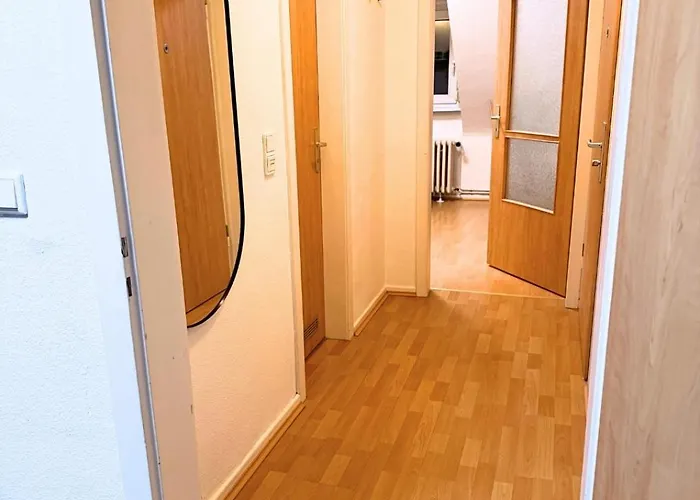 Moderne Mit Arbeitsplatz, Netflix, Nespresso & Privatem Stellplatz شقة